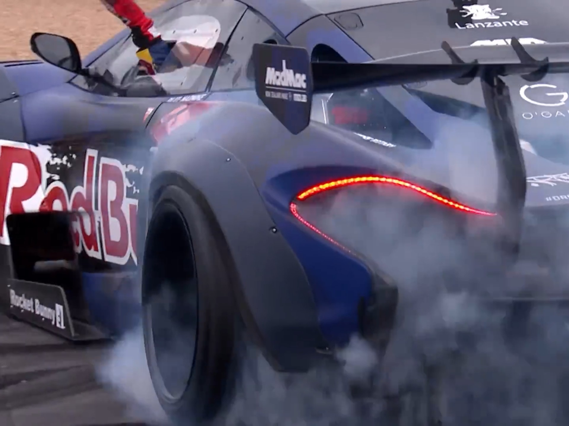 迈凯伦横扫梅赛德斯，诺里斯高光表现