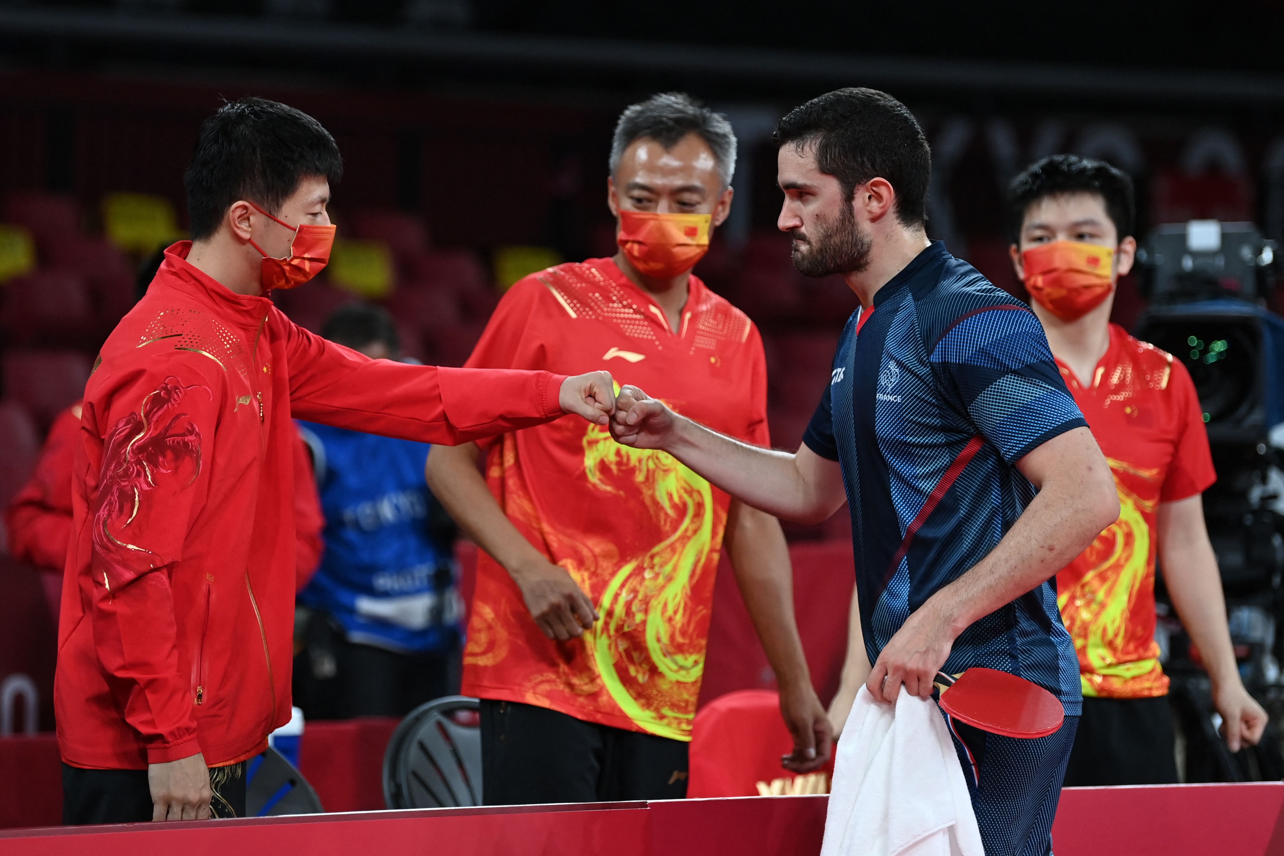 德国队横扫英格兰队，马龙带队取胜