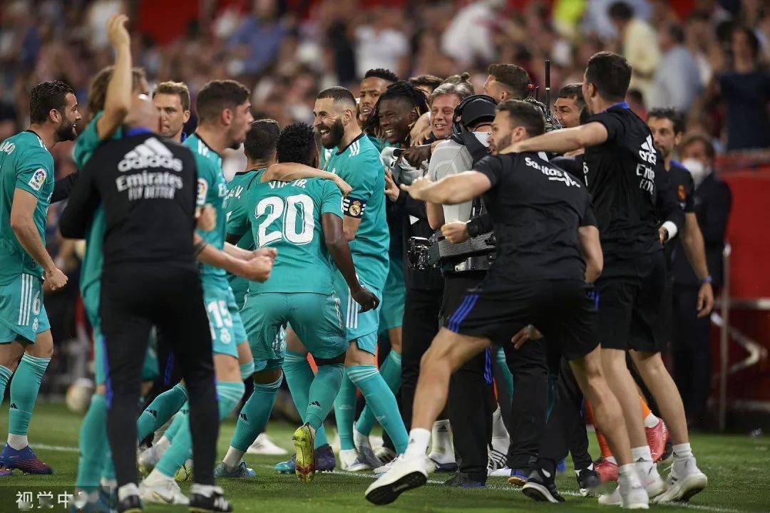 塞维利亚碾压曼联，库尔图瓦带队取胜