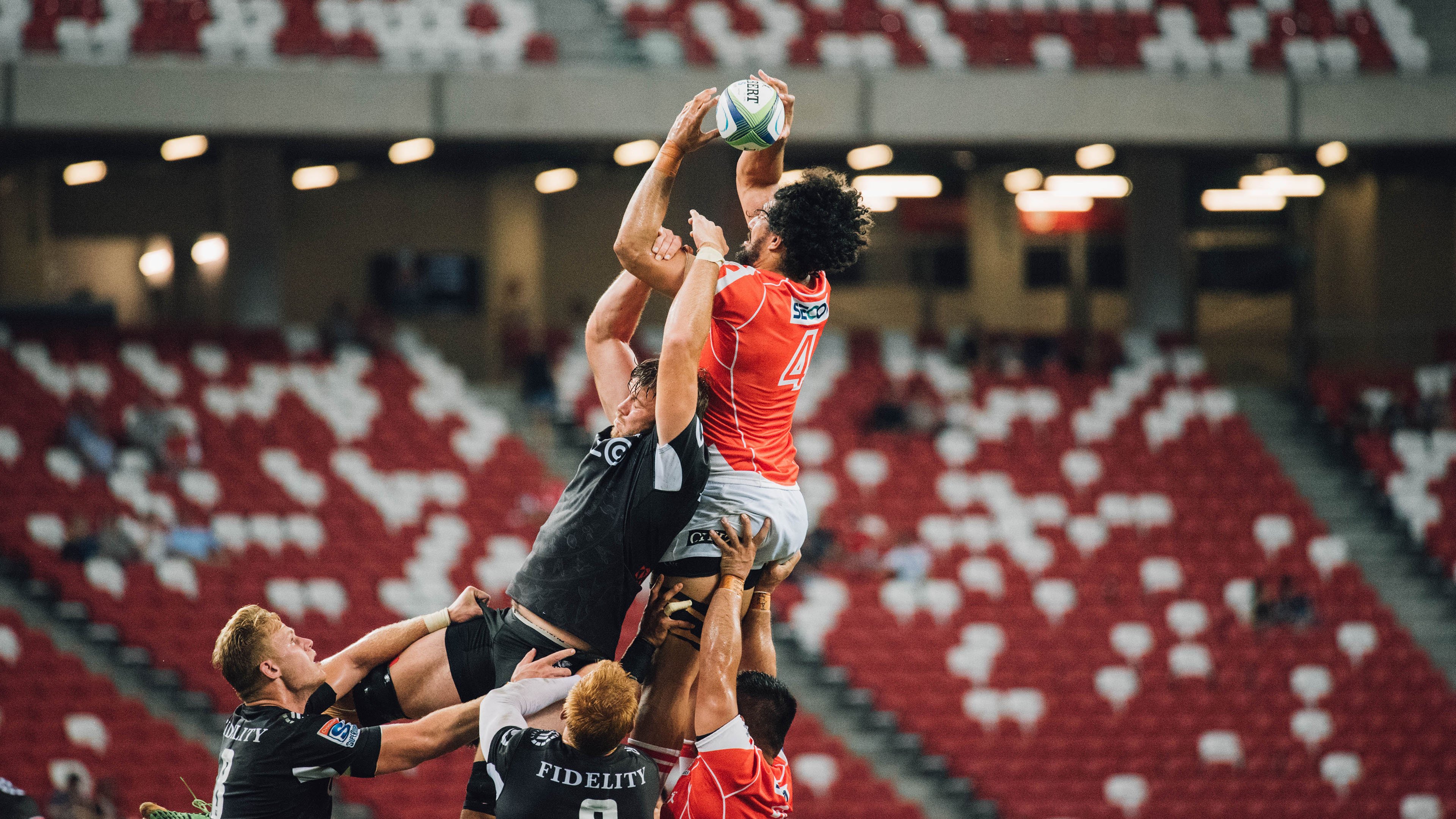 布克冠军级表现撕裂防线，国王队强行终结深圳队连胜神话